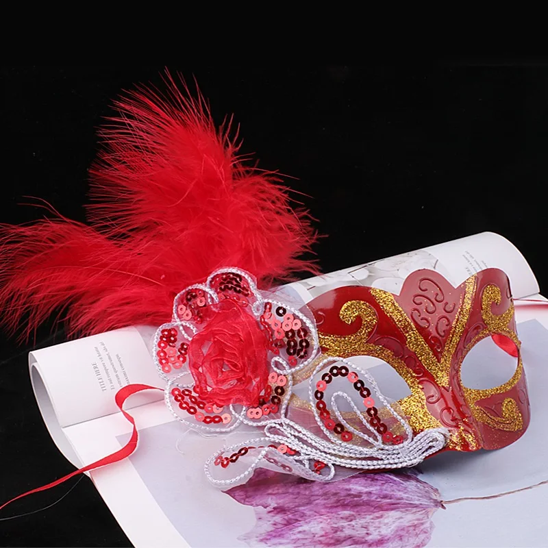 Máscara de princesa de mascarada para adultos de Venecia, máscara de media cara con plumas de pavo real de lujo para mujer, disfraz de Cosplay de Carnaval para actuación de fiesta