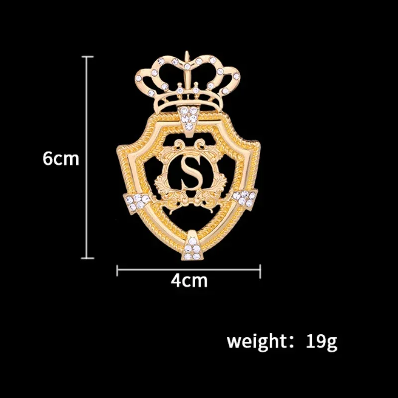 Nowa metalowa kryształowa korona broszka angielska litera złoty kolor srebrny przypinki do klapy męski garnitur stanik modne broszki dla kobiet