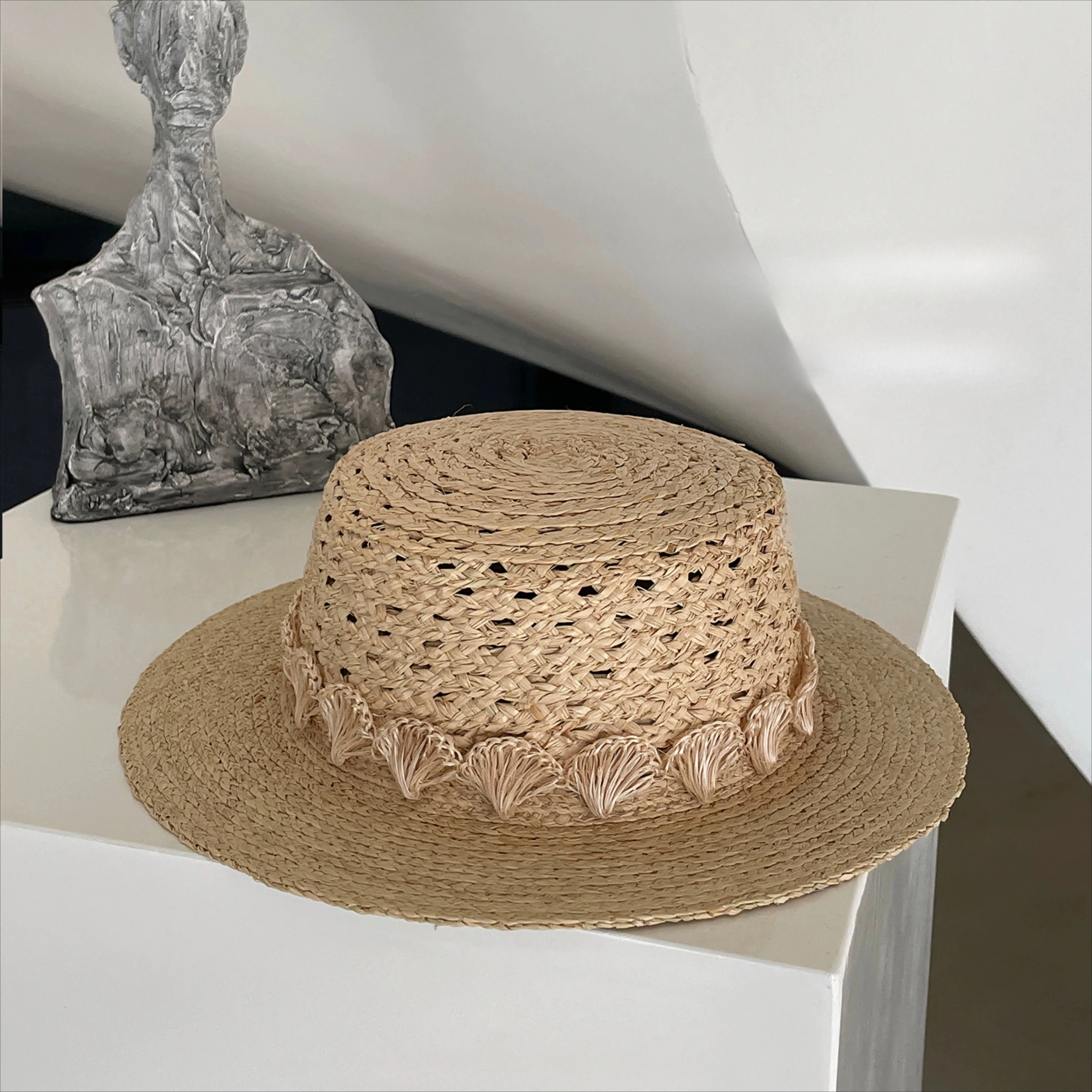 Bild 7: Sommerlicher koreanischer Strohhut mit Muscheldetails, breiter Krempe und UV-Schutz für Mädchen – ideal für Strand und Alltag