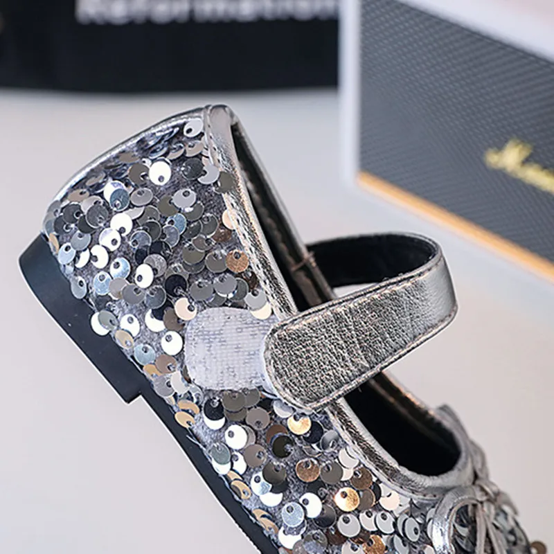 Nuove scarpe per bambini autunnali per ragazze in pelle Bling Bling Party Dance scarpe da principessa suola morbida scarpe da bambino per bambini 21-30