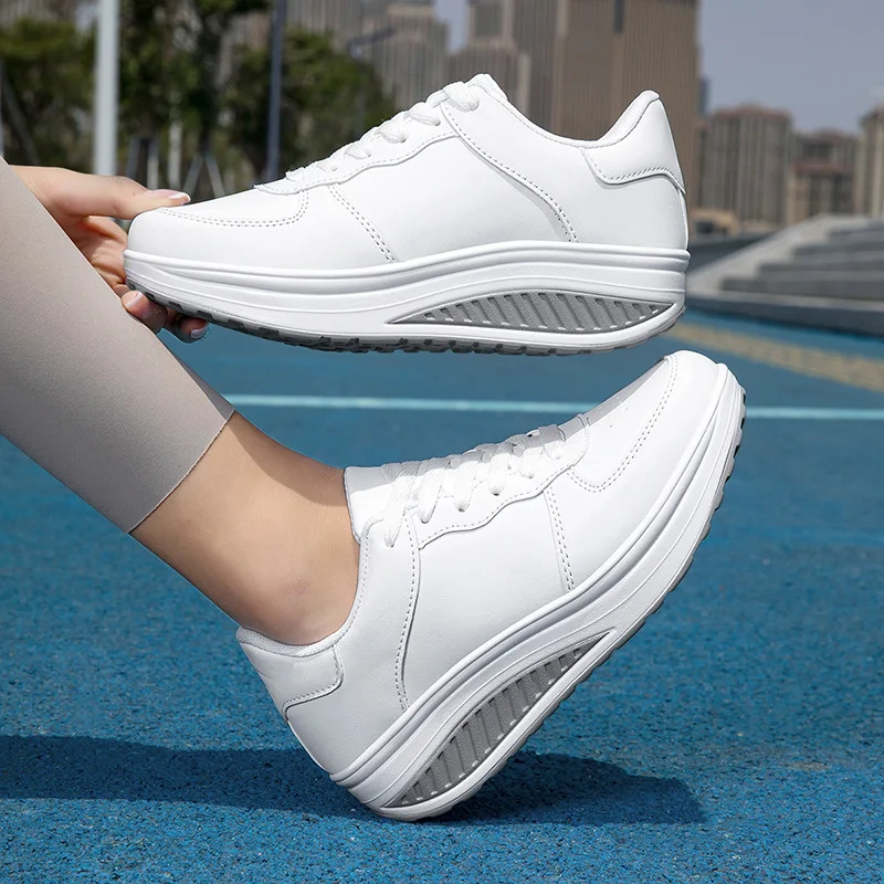 

Женские кроссовки на толстой подошве, повседневные уличные удобные низкие кеды на шнуровке, маленькие белые туфли