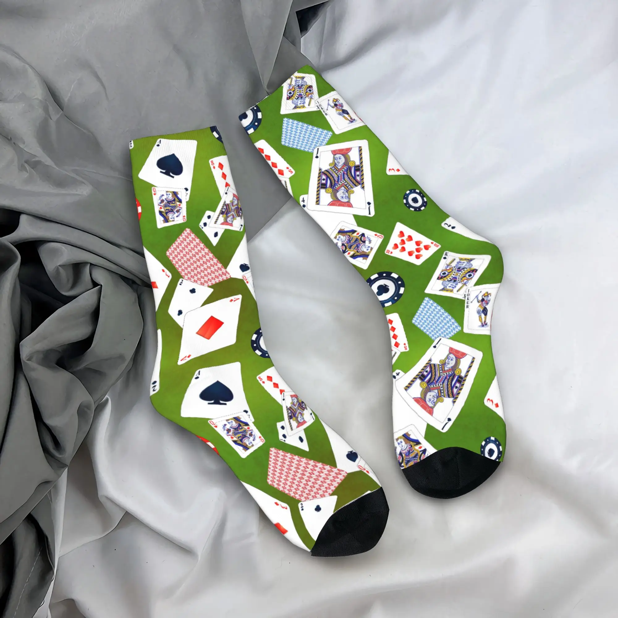 بطاقات البوكر ورقائق الكازينو على خلفية خضراء الجوارب جوارب الربيع القوطية الرجال لينة تنفس الجوارب المضادة للبكتيريا الجوارب