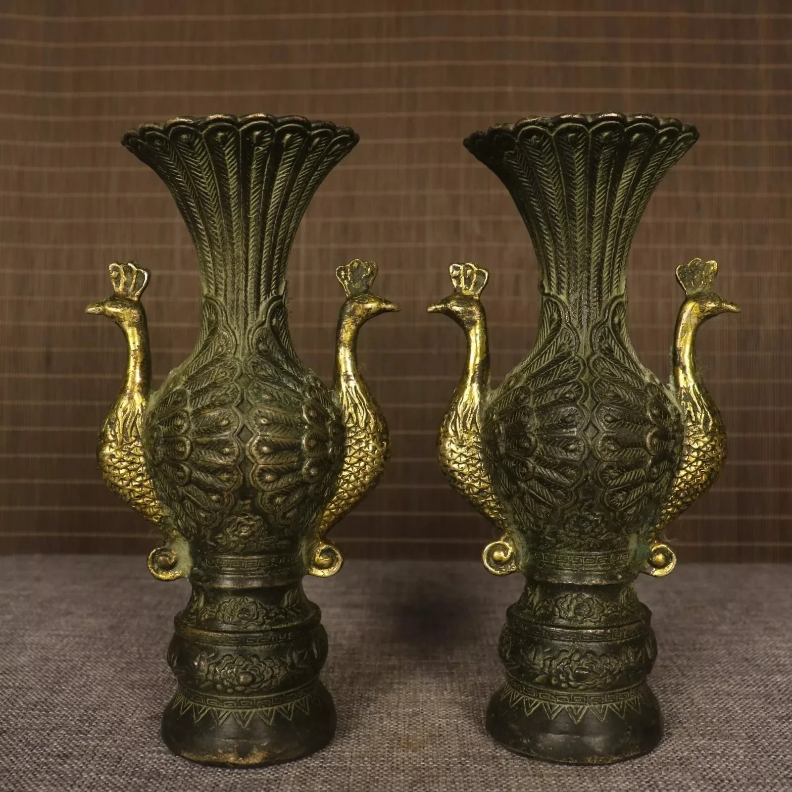 Collectible Chinese copper gilt handmade two head Peacock exquisite vase a pair