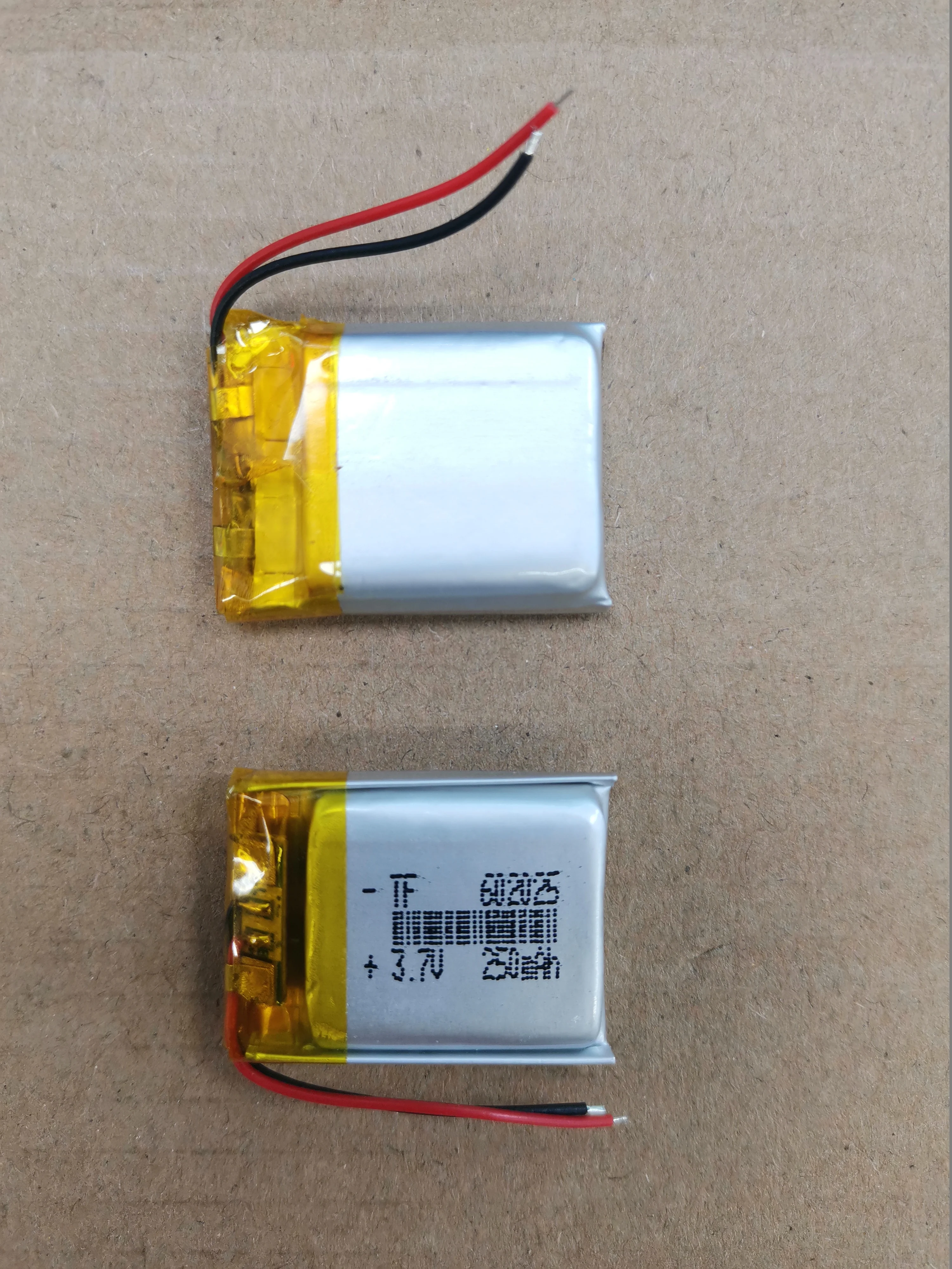 3.7V 2 wires 602025 062025P 250mah lithium battery with protection board , used for bluetooth MP4 1pcs/lot