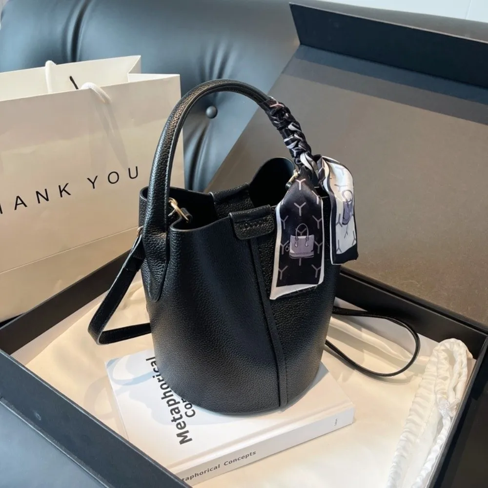 Hot Selling Red Women's Crossbody Bag High-end Simplicity Bucket Bag Versatile PU Material Handbag Wedding Gift