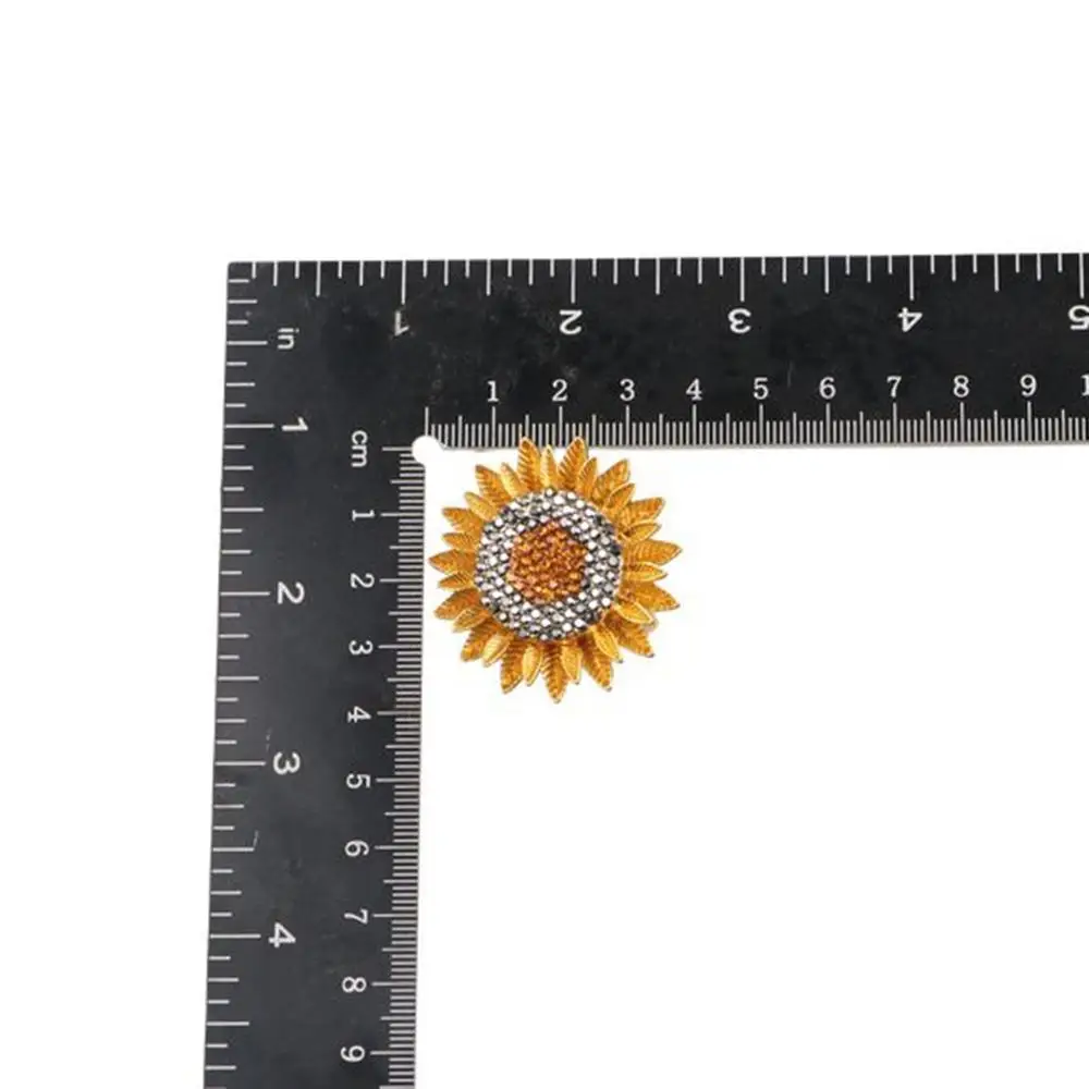 Anti-Slip Cartoon Sunflower Brooch Geometric Creative Fashion Pin Buckle Schoolbag Decoration Alloy Small Badge Student