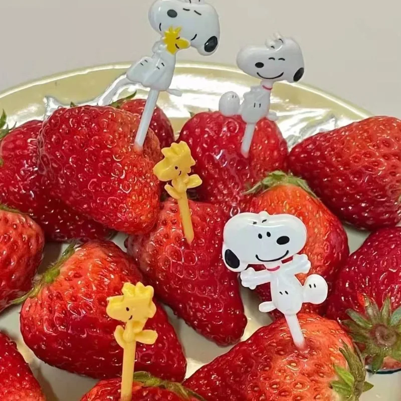 Snoopy-tenedor de fruta de pastel portátil para hombres y mujeres, estilo japonés, lindo, creativo, de dibujos animados, multifuncional, de aspecto