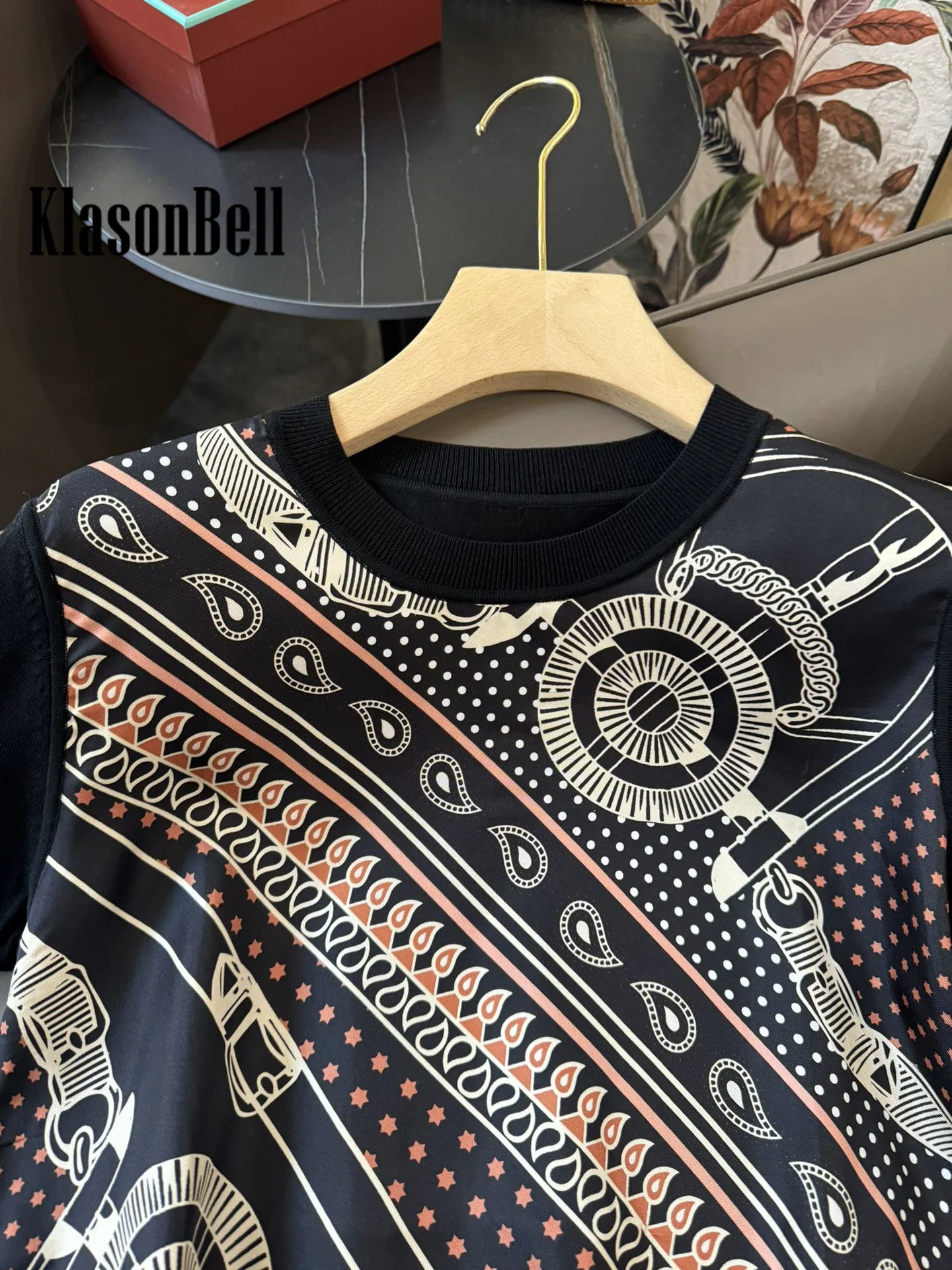 6.29 KlasonBell Women New Geometric Star Print Silk Spliced Short Sleeve Knitted T-Shirt Black Temperament Slim Tee