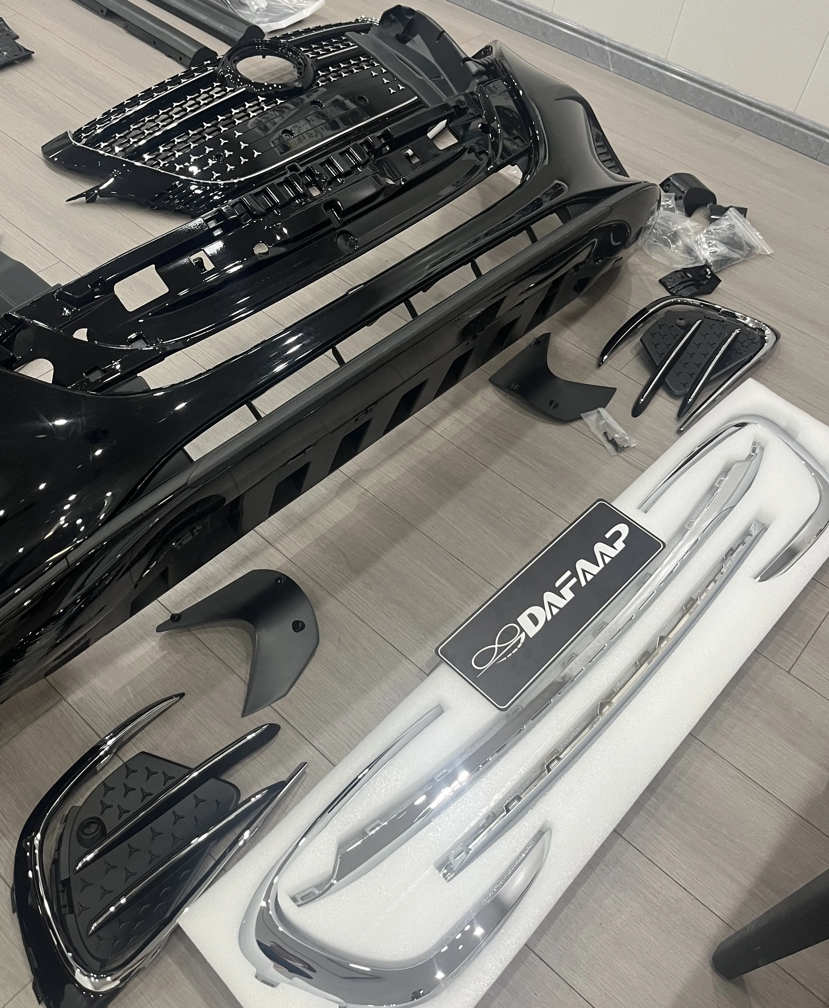 

Carbon Fiber Body Kit For Vito447 V250v260 Up To W448 AMG Bumper All New Plastic New