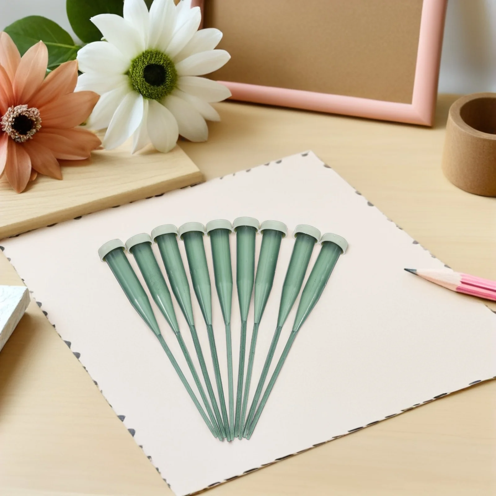 25 قطعة من أنابيب المياه البلاستيكية على شكل زهرة مع قبعات 5.7 بوصة أنبوب مياه على شكل زهرة جذعية واحدة لترتيب الزهور لحدث الزفاف