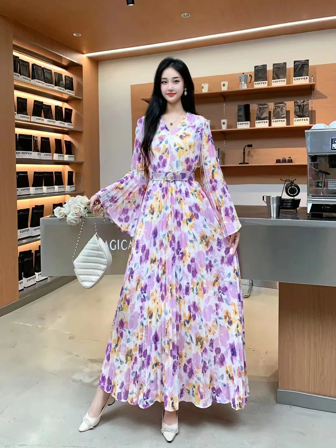 New Spring Autumn Women V-Neck Flare Long Sleeve Belt Slim Long Dress High Quality Sweet Floral Pleated Chiffon Dress 6 Colors