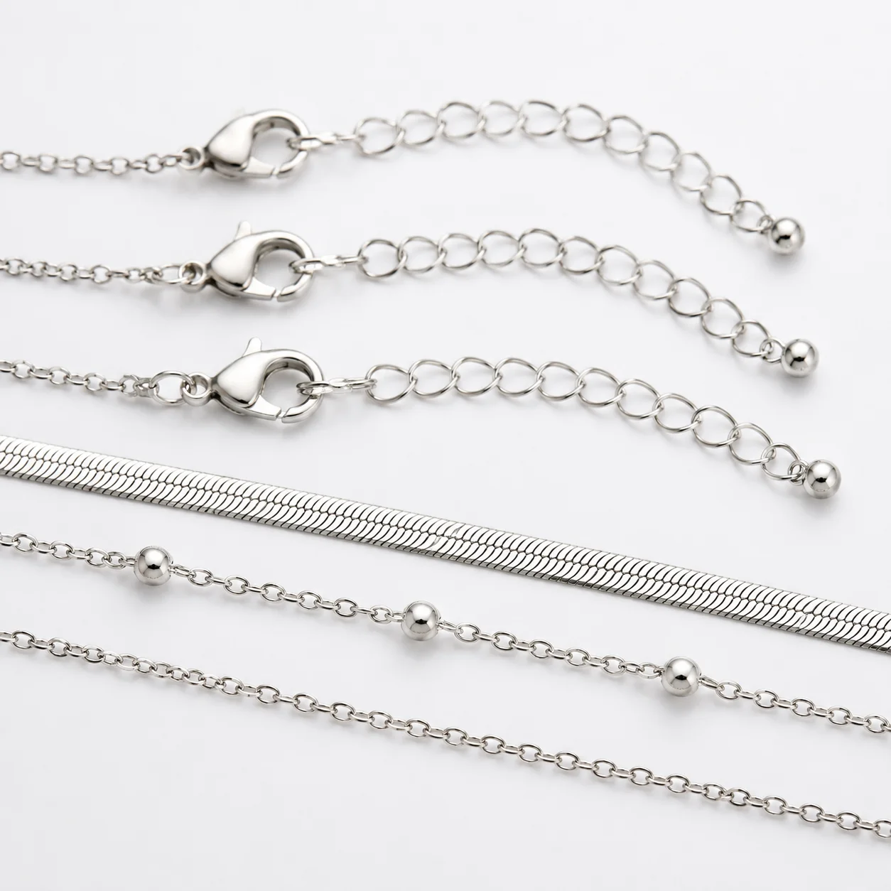 Mit Geschenkbox 3-teiliges versilbertes mehrlagiges Halsketten-Set für Damen, Sternanhänger, Perlenkette, Fischgrät-Choker, trendiges Schmuckgeschenk – Detail 4