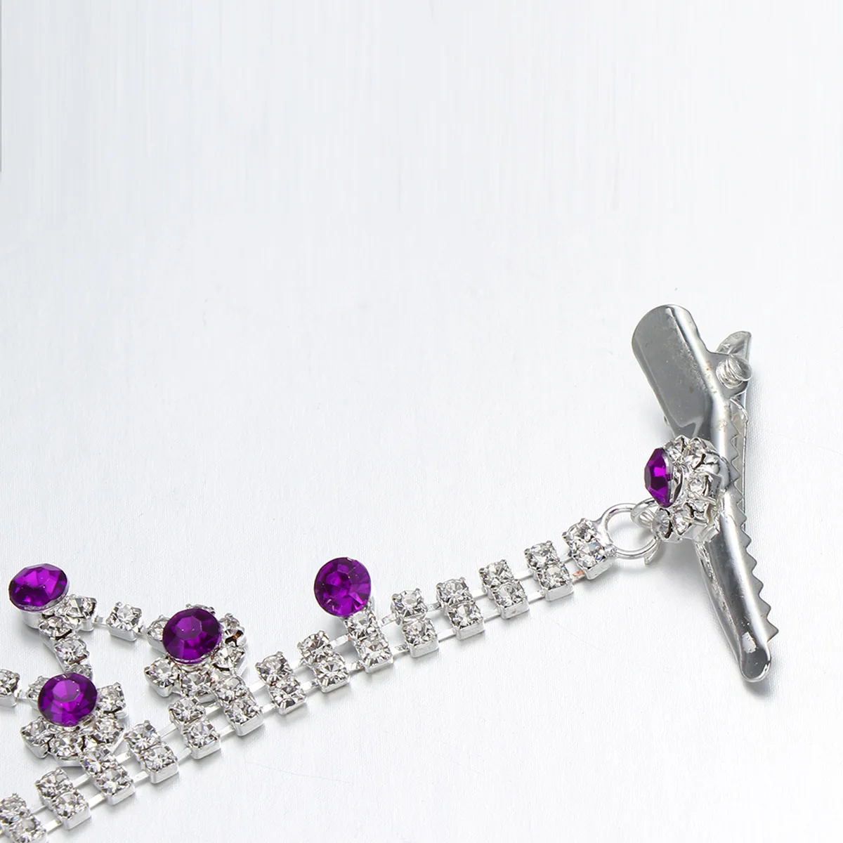 

Crystal Bridal Forehead Chain Rhinestone Plum Blossom Wedding Headpiece Lightweight Durable Jewelry For Engagement Dance Prom