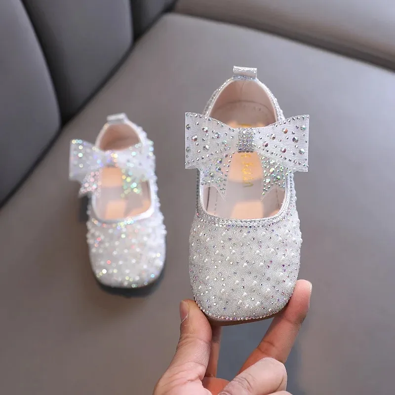 

Children Summer Korean Shoes Girl Sequin Pearl Dance Shoes Rhinestone Bow Girl Square Toe Show Princess Velcro Shoes Solid Color