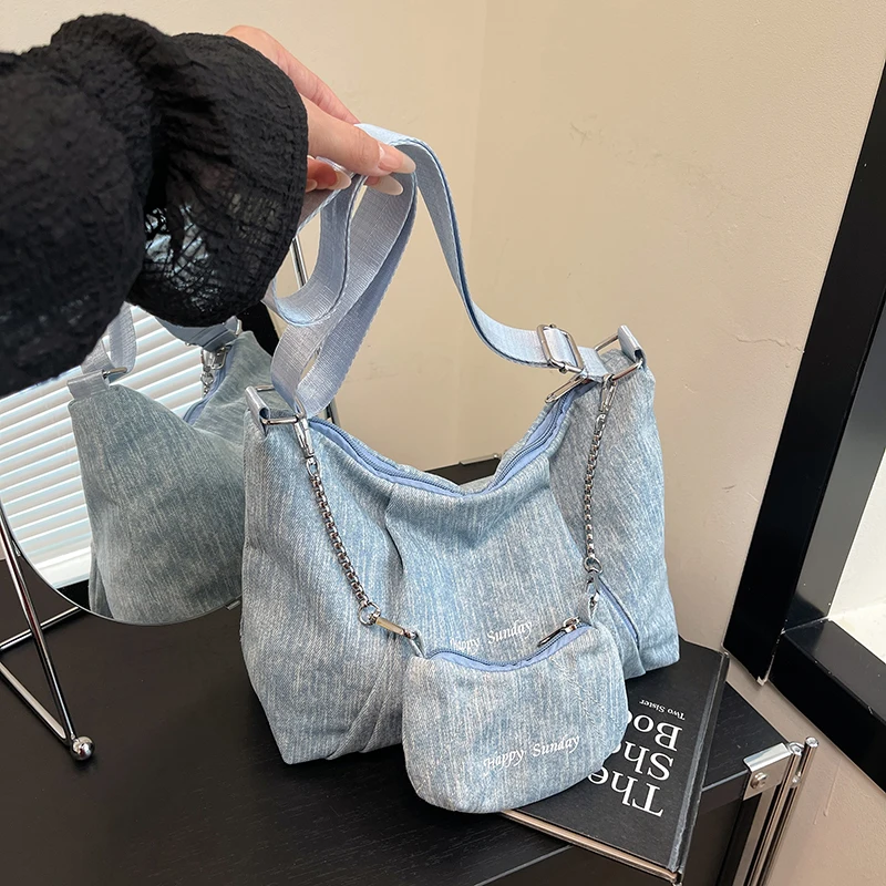 

Trendy Brand Women's Nylon Shoulder Bags New Large Capacity Lightweight Commuter Handbag Casual Shopping Tote with Inner Pockets