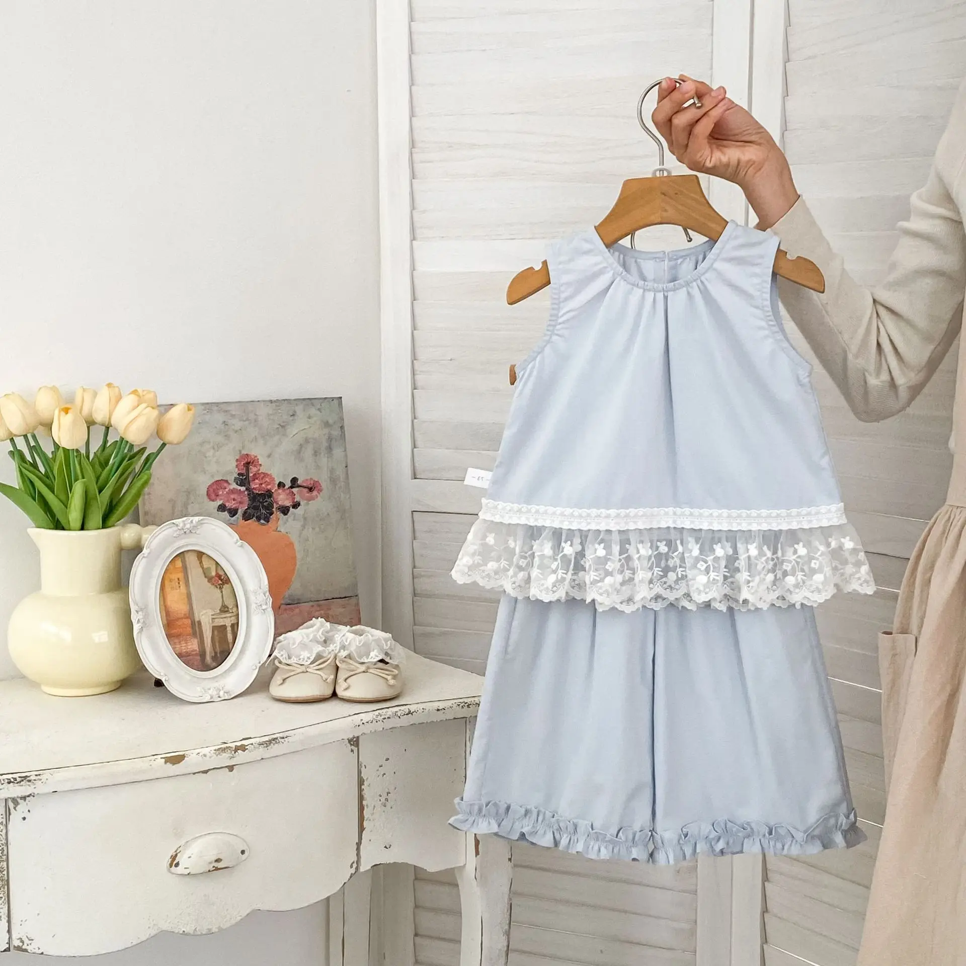 

2026 Summer New Children Sleeveless Clothes Set Sweet Girls Lace Splicing Tops + Wide Leg Pants 2pcs Suit Kids Cotton Outfits