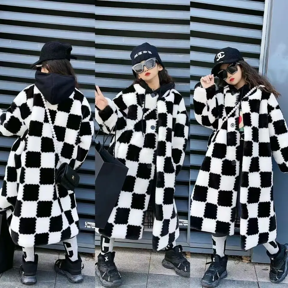 New autumn and winter children's fur long coat rabbit fur black and white grid Korean  girls' coat thickened and warm