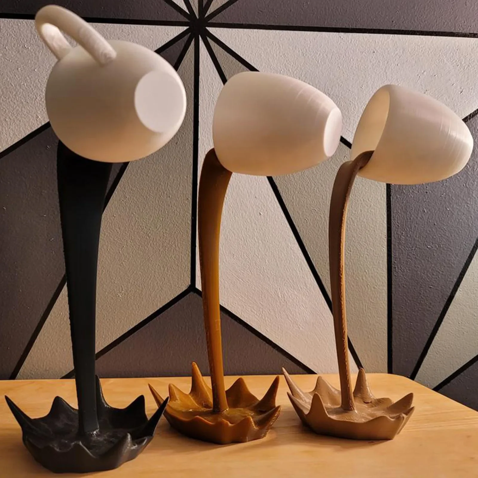 Floating Spilling Coffee Cup Sculpture Kitchen Decoration Spilling Magic Pouring Splash Creative Decor Desktop Home Decoration