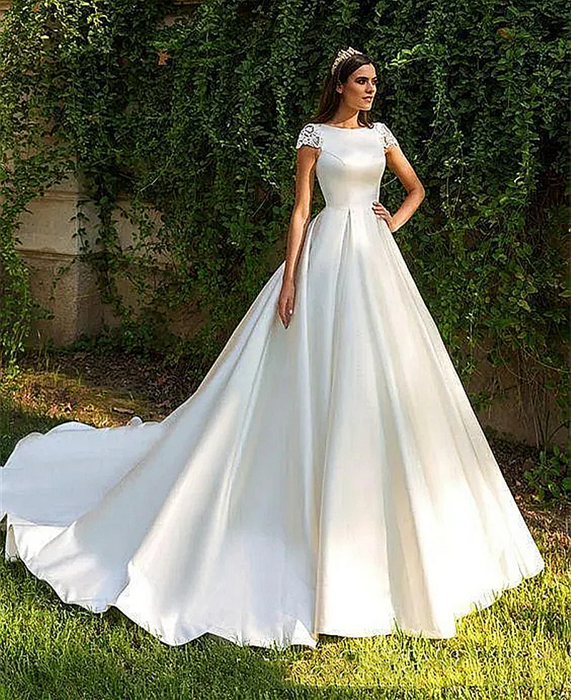 Einfaches elfenbeinfarbenes Satin-A-Linien-langes Hochzeitskleid mit Spitze, kurzen Ärmeln, Applikationen am Rücken, schicke, elegante Brautkleider, individuell gestaltet