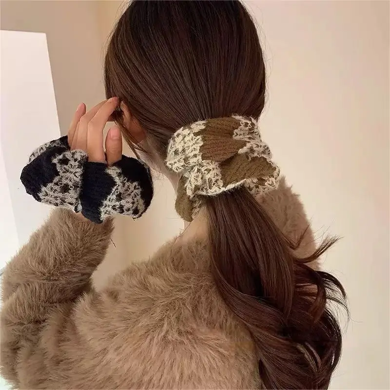 Vintage-Haarband mit Leopardenmuster für Damen, hochelastisch, gestrickt – weiches und flauschiges Pferdeschwanz-Haar-Accessoire (2 Farben)