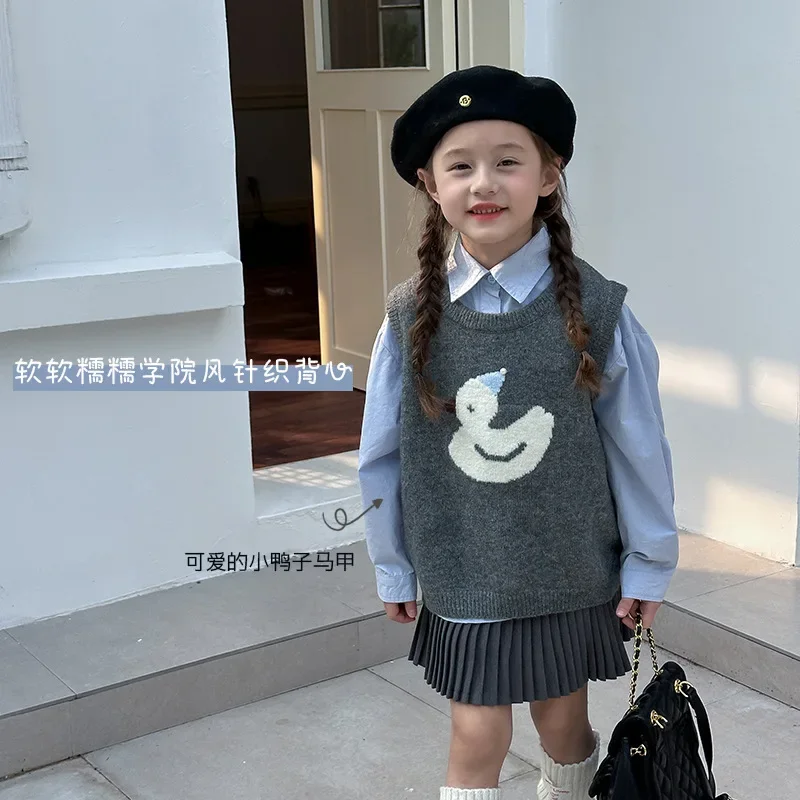 2024 Autumn Girl Baby Western Style Leisure Korean Version Cartoon Cute Duckling Knitted Vest