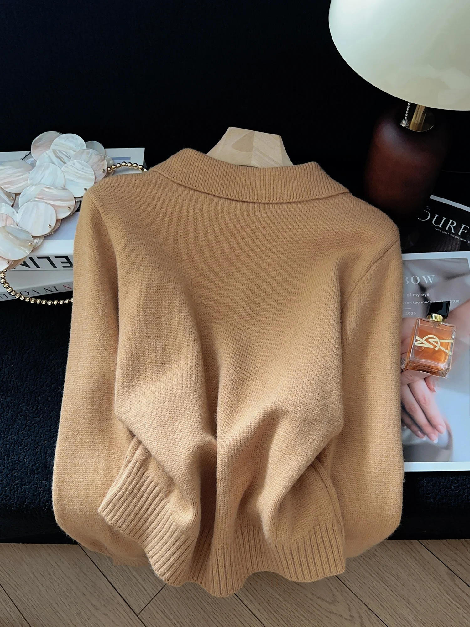 Classic Fashionable Retro Turn Down Collar Color-Block Women's Sweater New Fall/Winter Stylish Diamond-Pattern Knit Pullover Top