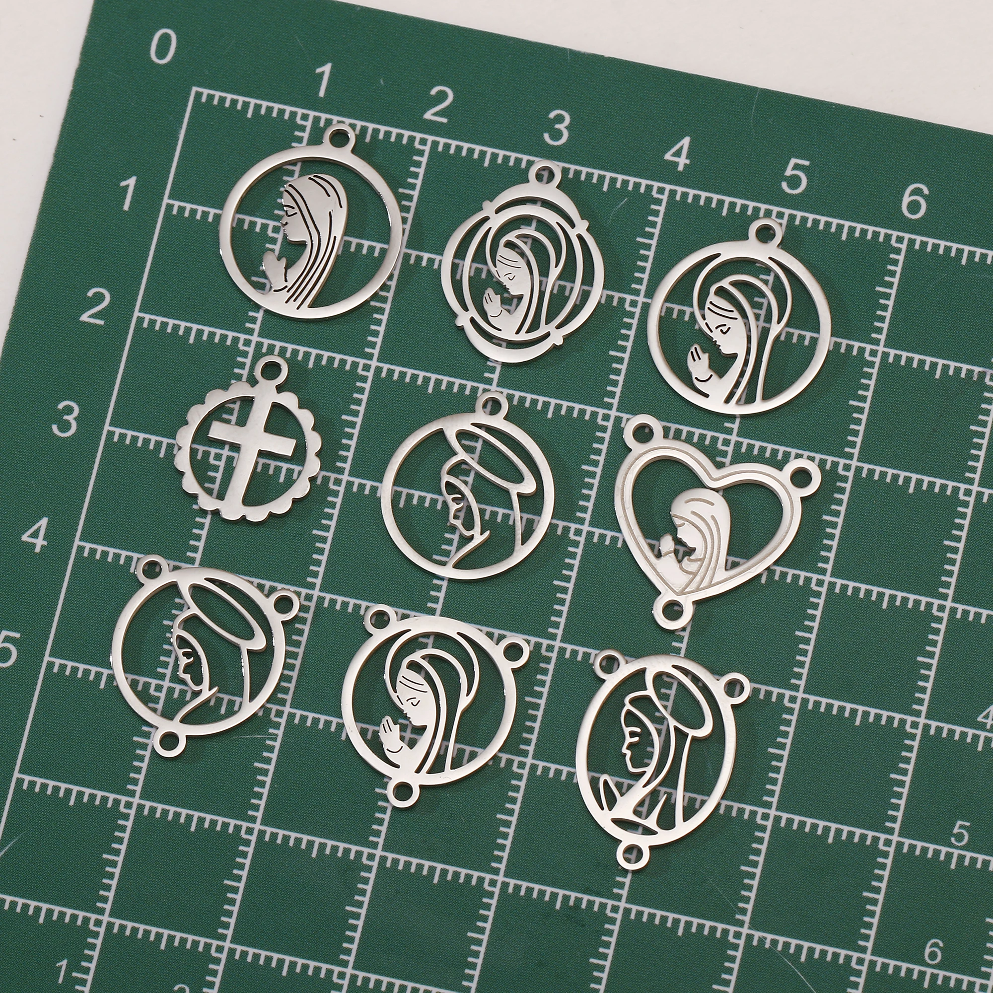 5 Stück Jungfrau Maria Verbindungsanhänger aus Edelstahl, Exquisite 3-Loch Unsere Liebe Frau Gliederanhänger für DIY Halsketten und Armbänder – Detail 4
