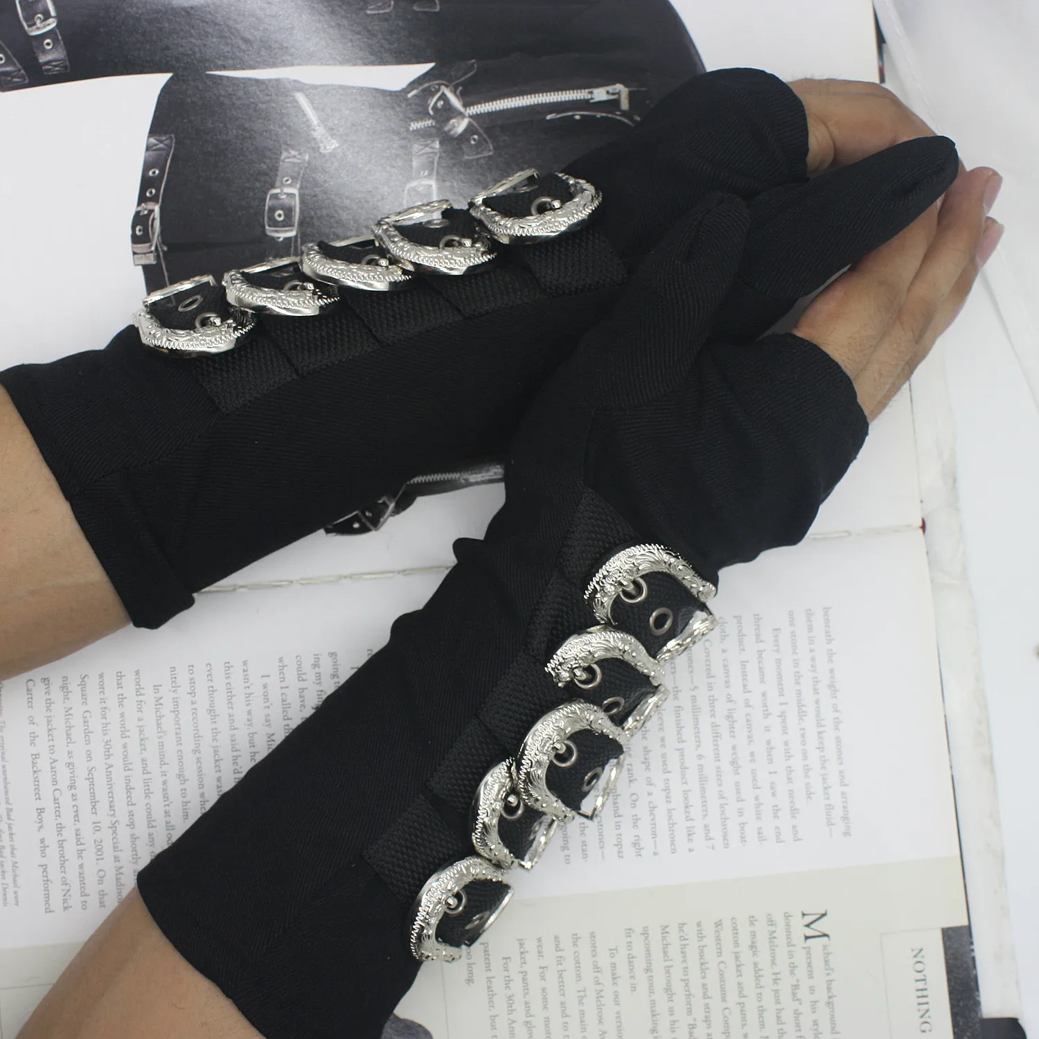 Rare Michael Jackson Bad Black Armbrace Glove Metal Black Buckle Alloy for Impersonator