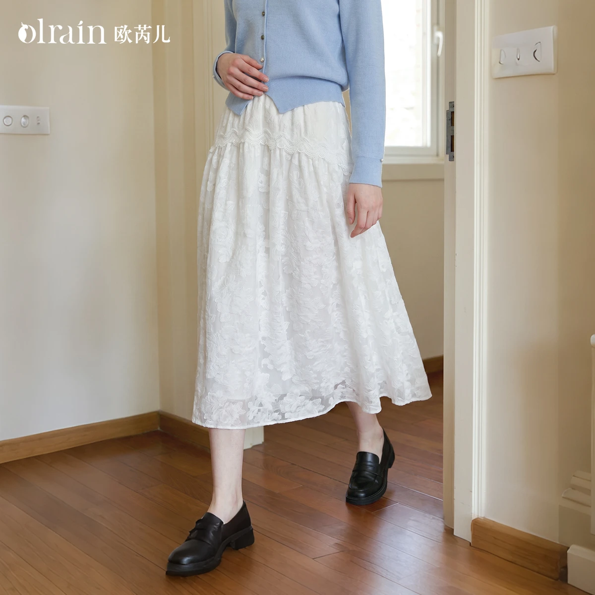 OLrain skirt women's clothing 2026 autumn new French white three-dimensional cut flower high waist large A pendulum O58QB008981