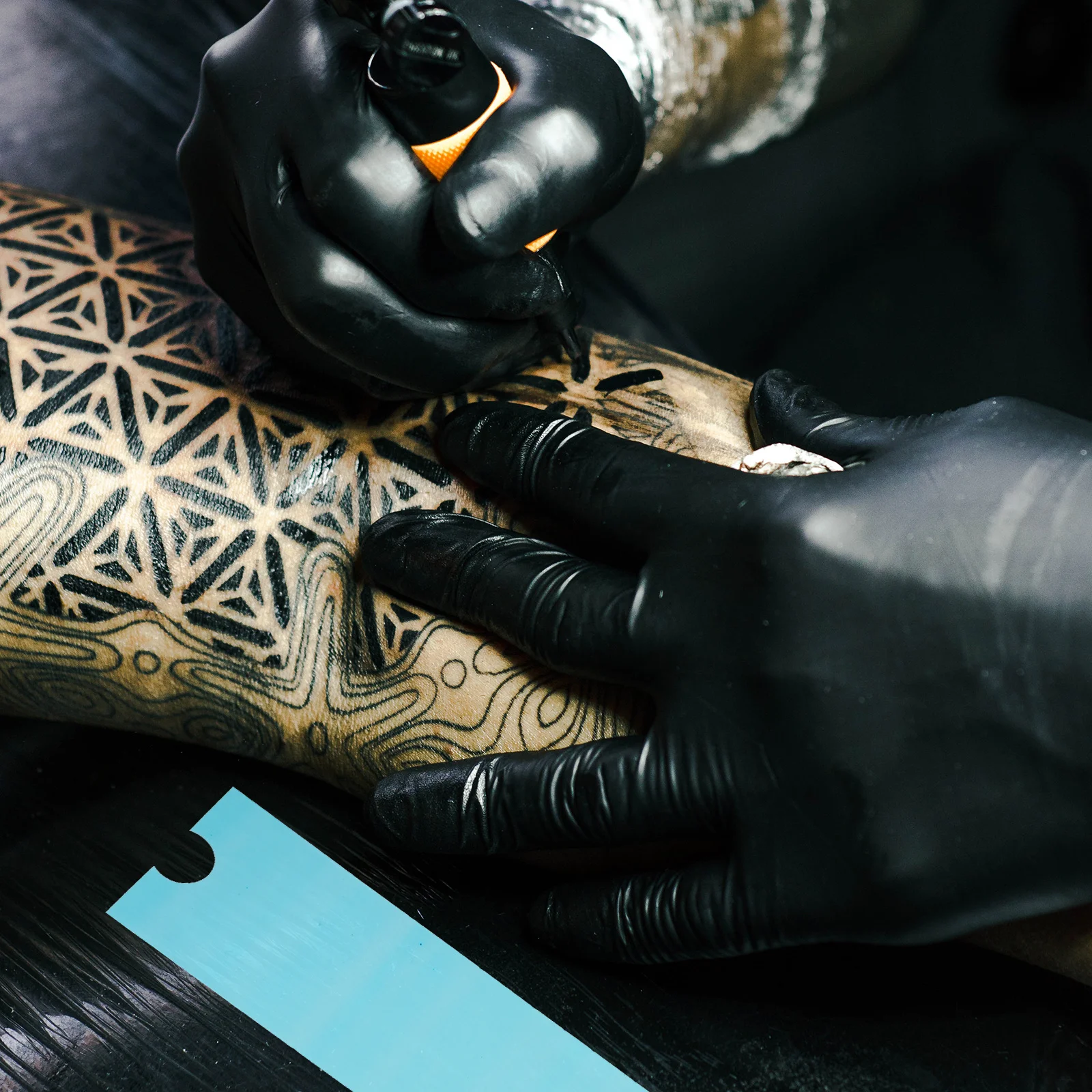 

200 Pcs Disposable Tattoo Pen Sleeves Protective Cover Wrap Machine Covers with Grip