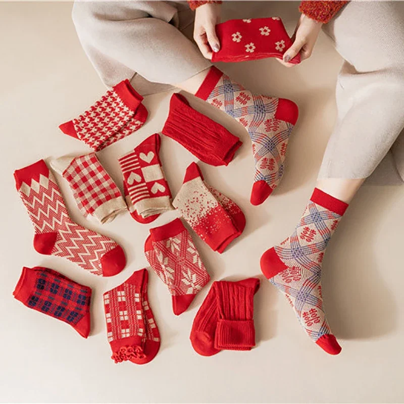 Meias grossas de algodão macio para mulheres, quente e confortável, meias de tubo médio, meias de casamento, ano novo, vermelho, outono, inverno