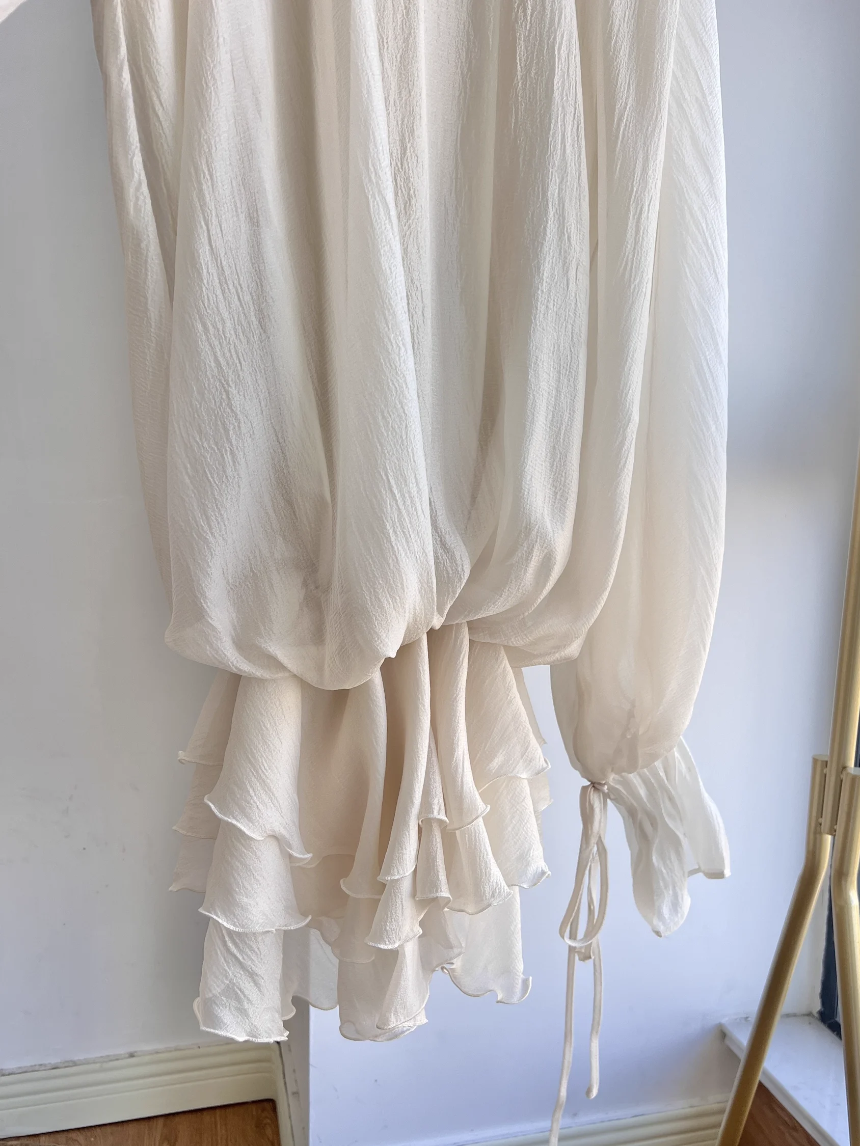 Babados em camadas vestido de férias feminino 3d flor decoração com decote em v lanterna manga moda senhoras mini robe