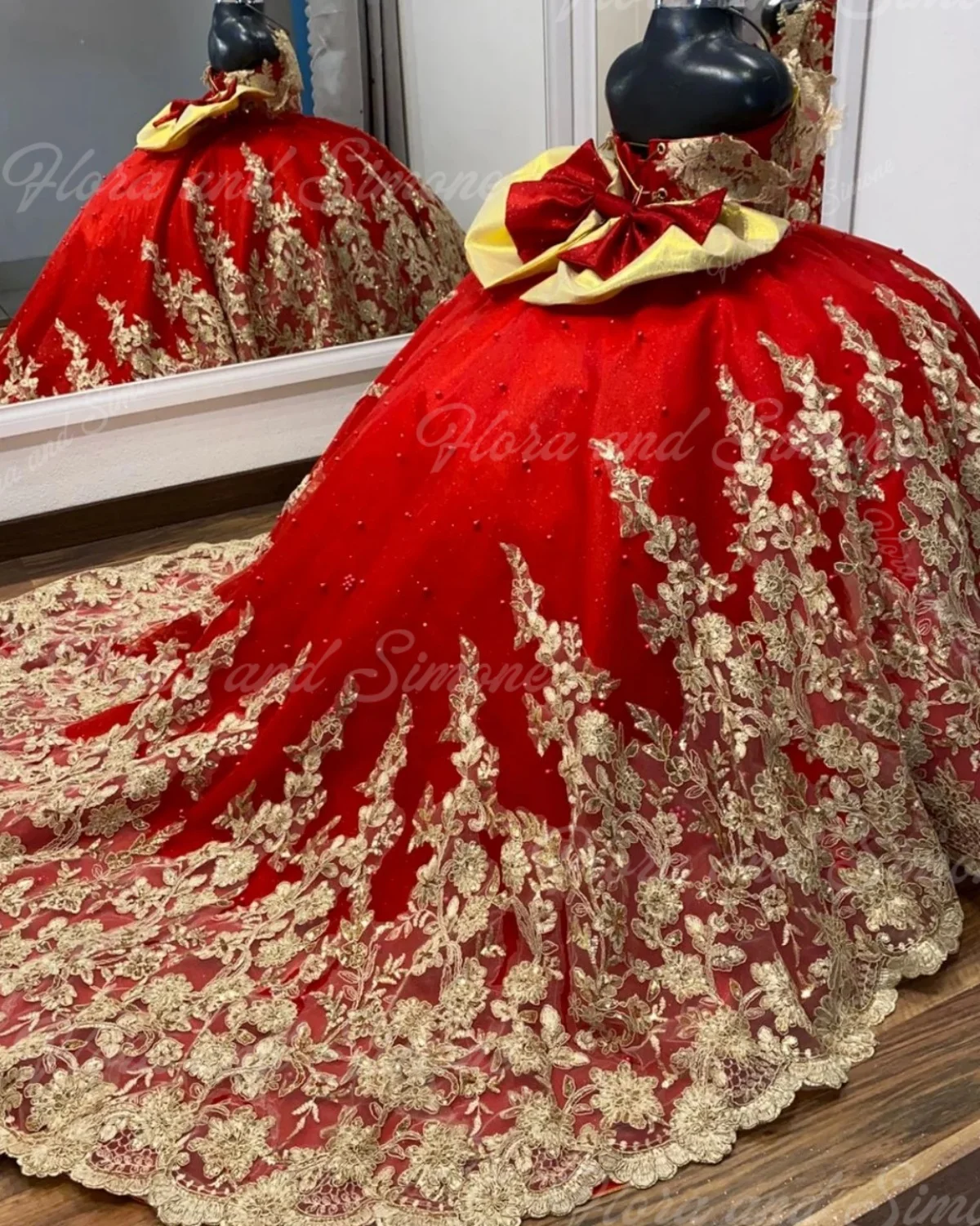 Vestido lujoso de flores rojas para niña, vestido de fiesta infantil con lazo de encaje dorado esponjoso para fiestas de actuación de banquete de comunión personalizado
