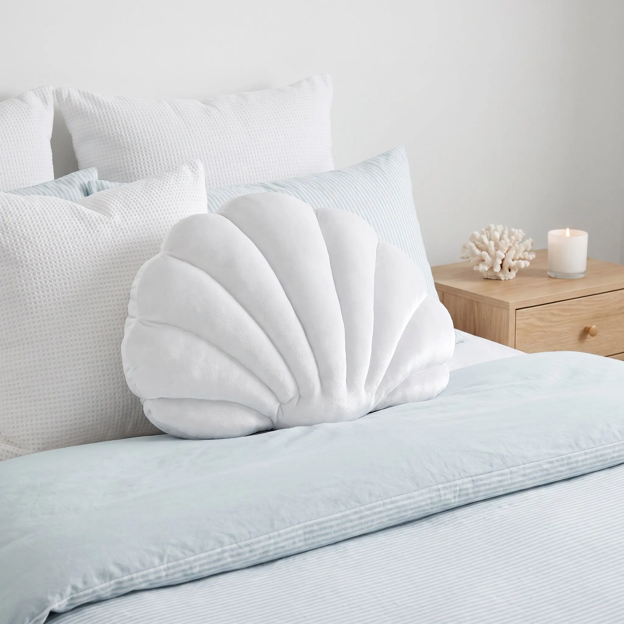 Seashell Throw Pillow White Soft 3D Shell Shaped Cushion Ocean Inspired Coastal Sofa Bedroom Accent Beachy Decorative Cushion