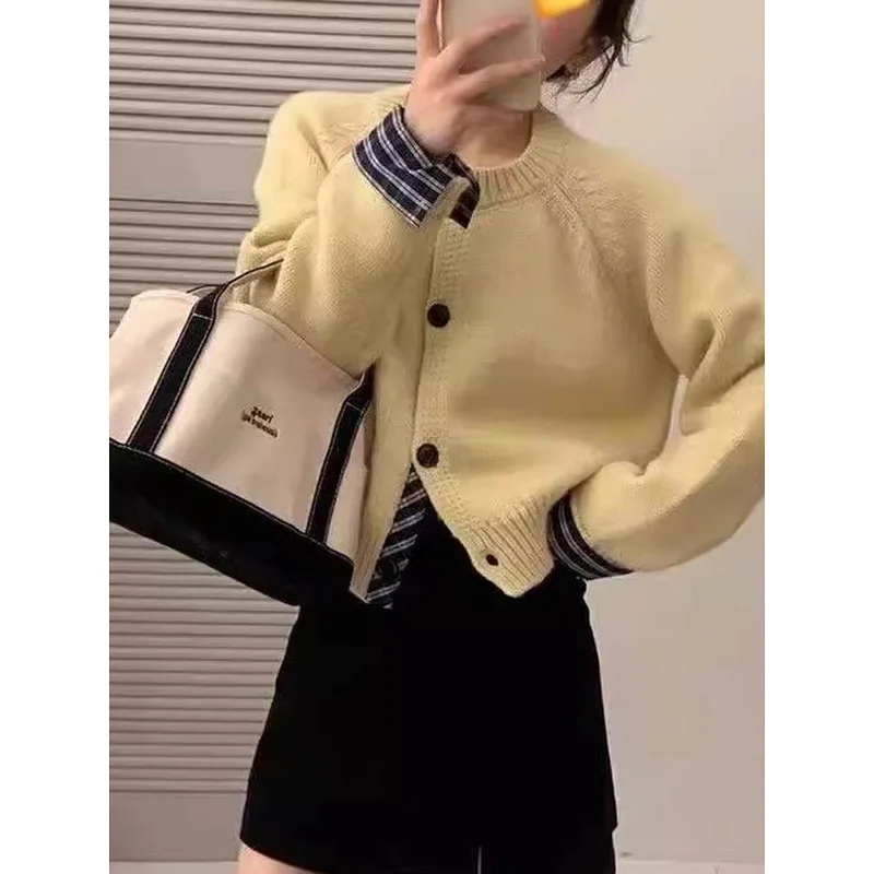 

Women's Autumn Winter Lazy Style Unique Splicing Miniature Top Comfortable Polyester Gray round Neck Knitted Short Cardigan