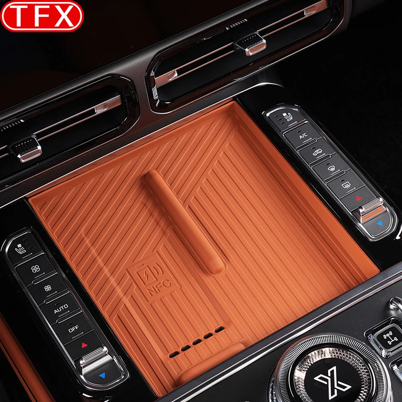 

For Jetour G700 2025 2026 Car Wireless Charging Silicone Pad Central Control Anti Slip Storage Box Pad Decoration Accessories