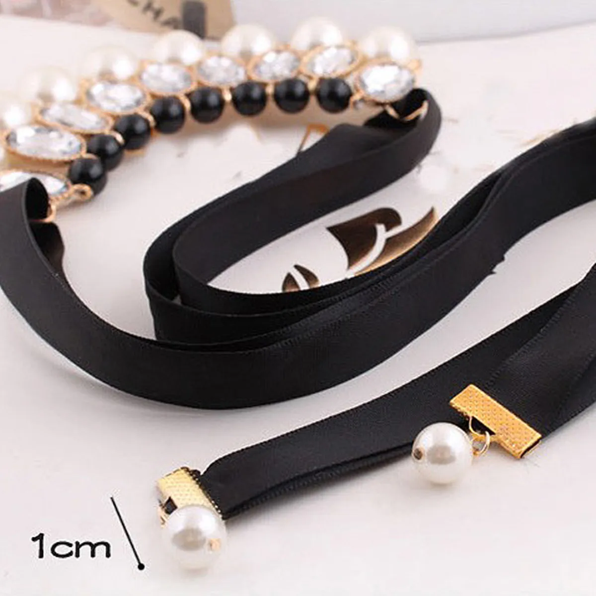 

Elegant Women Big Imitation Pearls Acrylic Gems Ribbon Necklace Choker 90Cm 1.8Cm White Durable Alloy Party Dress Costume