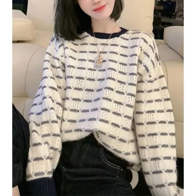 

Women's Round Neck Patchwork Striped Knit Autumn and Winter Fashion Hollow Out Loose Fitting Long Sleeved Pullover Sweater Tops