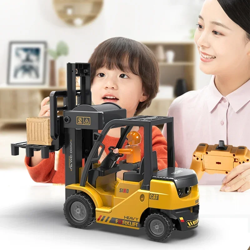 

2.4G Remote Control Car Rc Forklift Truck Engineering Vehicles Cranes Liftable Spray Simulated Sound Toys For Children's Gifts