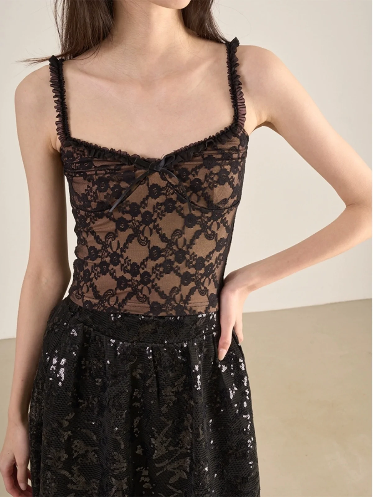 Sweet Style Lace Trim Mesh Tank Top Comfortable Short Length Inner Wear for Girls LAN VIVIER Brand Fashionable Versatile Design