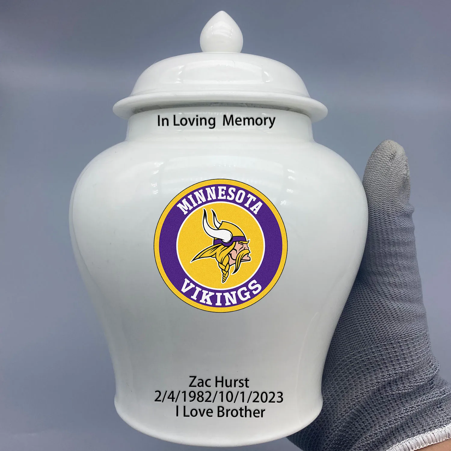 Medium Urn for Minnesota Vikings-themed Logo Custom Urn.Send me the name/date you want to appear on the urn by Remarks Message.