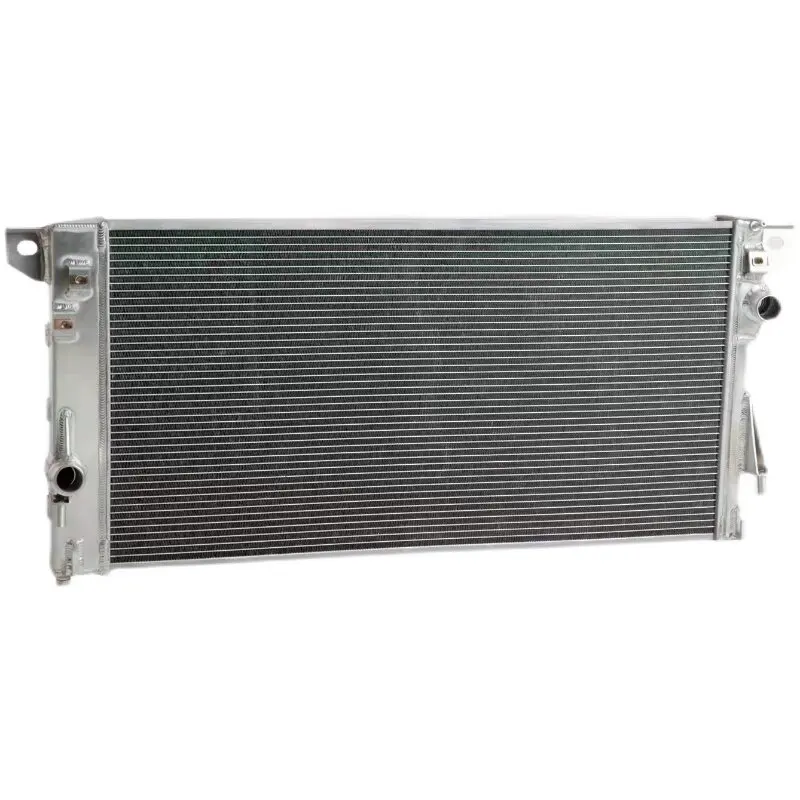 The engine increases the heat dissipation water tank to improve the heat dissipation effect