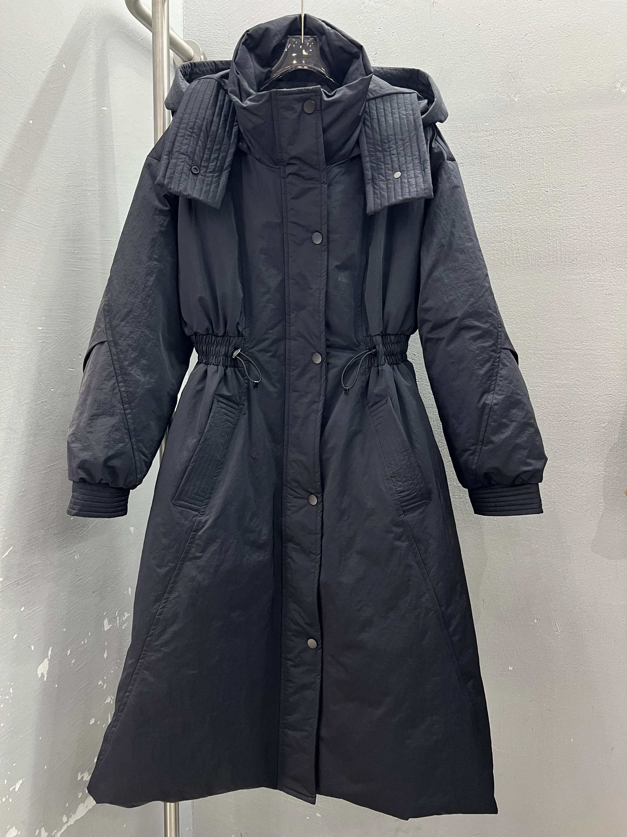 

Faionable European Sle Women's down Jaet Hooded Long Sve Oversized Slimming Knee-Length White Du down Outerwear