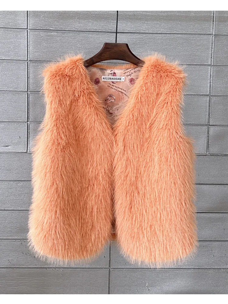 ZADORIN 2024 Autumn Winter Fashion Fur Waistcoat Women Casual Warm Faux Fur Vest V Neck Pink Black White Faux Fur Coat Crop Tops