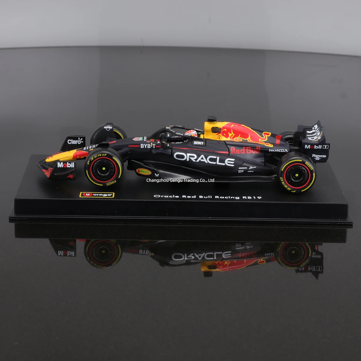 Bburago 1:43 Red Bull 2023 F1 Racing RB19 Die Cast Vehicles Model Formula Racing Car Toys Acrylic Box