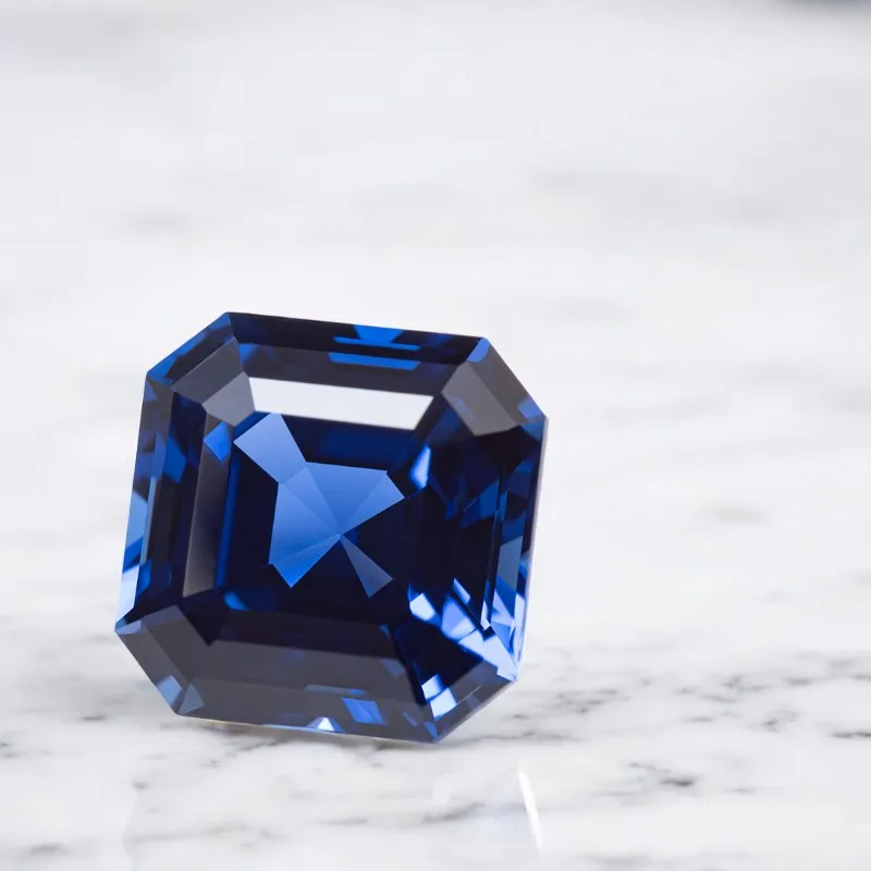 Hochwertiger Labor-Saphir in Asscher-Schliff, Königsblau, für Gehobene Schmuckherstellung von Ringen und Ohrringen, mit Wählbarem Zertifikat – Detail 4