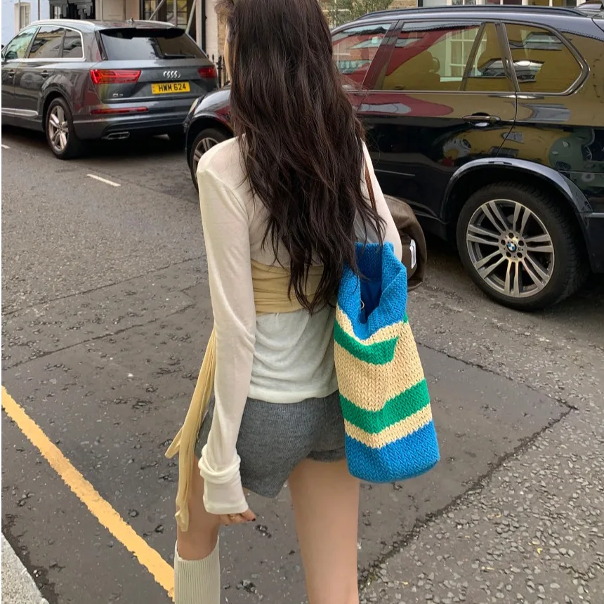 طقم تي شيرت محبوك أنيق للخريف وطويل ورفيع بلون نقي مع حزام Ne معلق بطبقة أساسية خفيفة الوزن