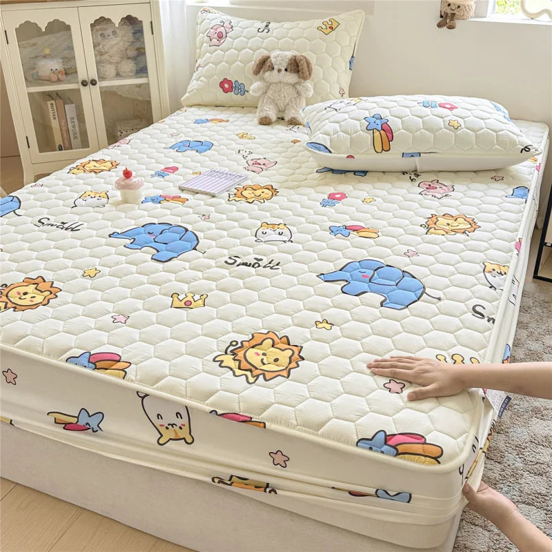 

100% Cotton Waterproof Mattress Protector, Soft And Comfortable, Breathable And Cooling Silent Mattress Cover