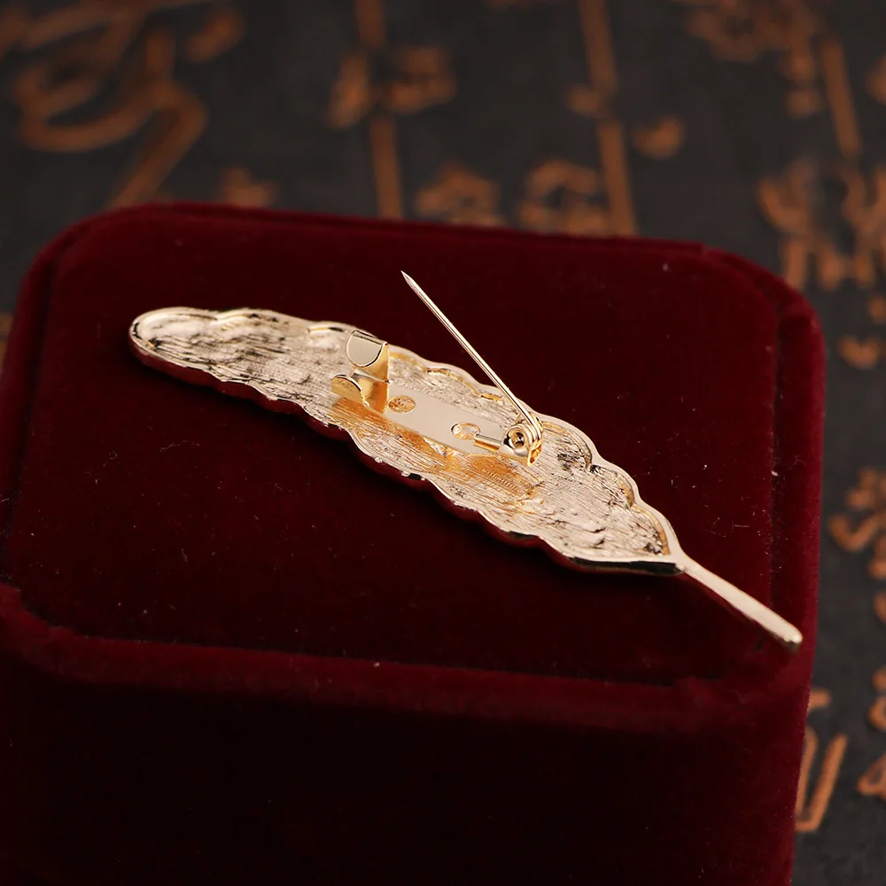 i-Remiel Men\'s Gold Color Feather Brooch Pin Simple Fashion Accessory for Coats Suits Shirts - Quality Clothing And Accessories