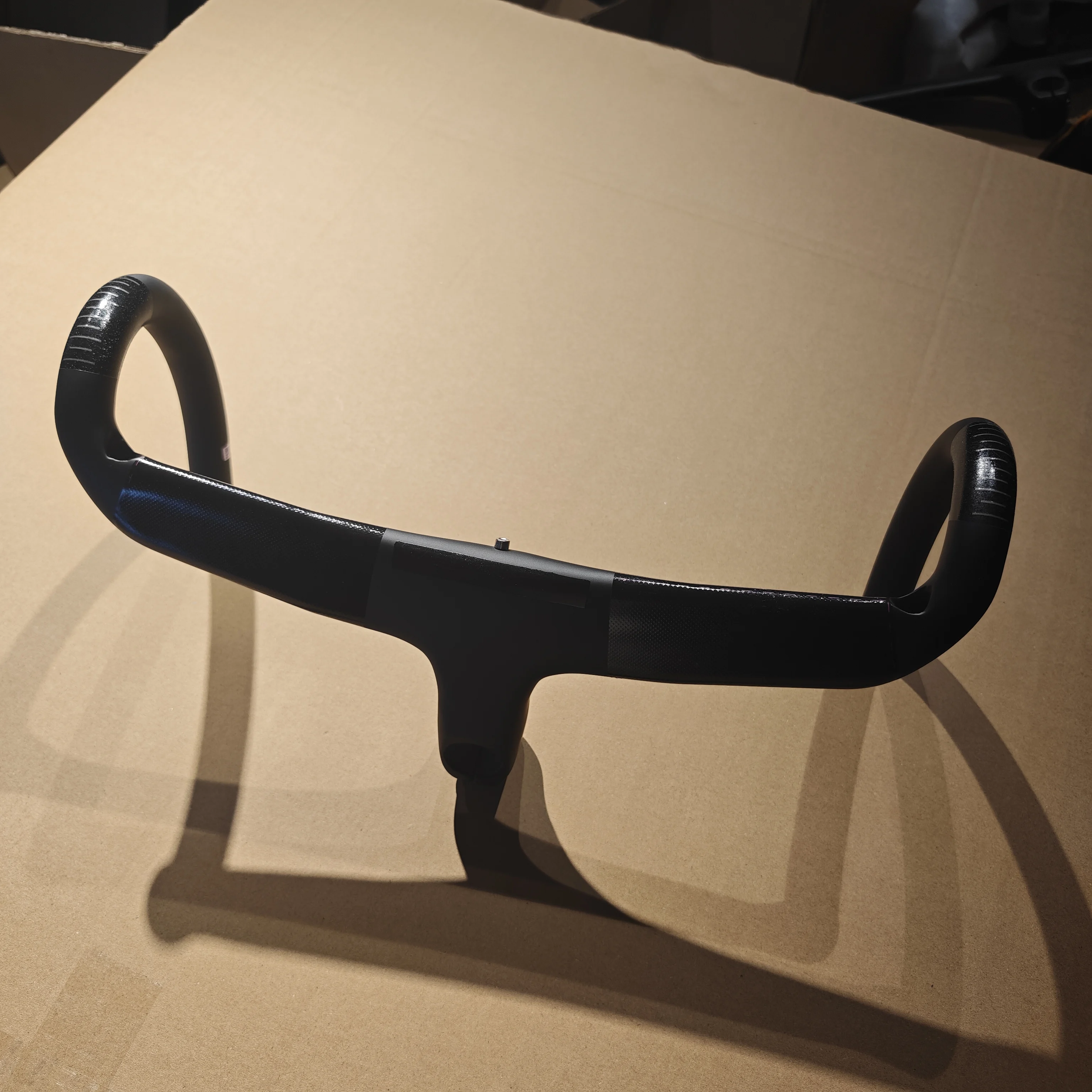 

Full Carbon Fiber Bicycle Road Bike Internal Cable Routing Handlebar Suitable for Sl8 Integrated Drop Handlebar